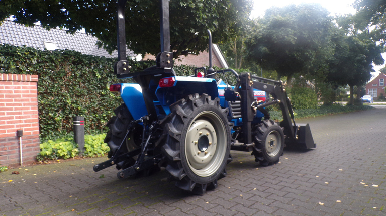 Iseki TU1700 mit Frontlader ab 125 € pro Monat.